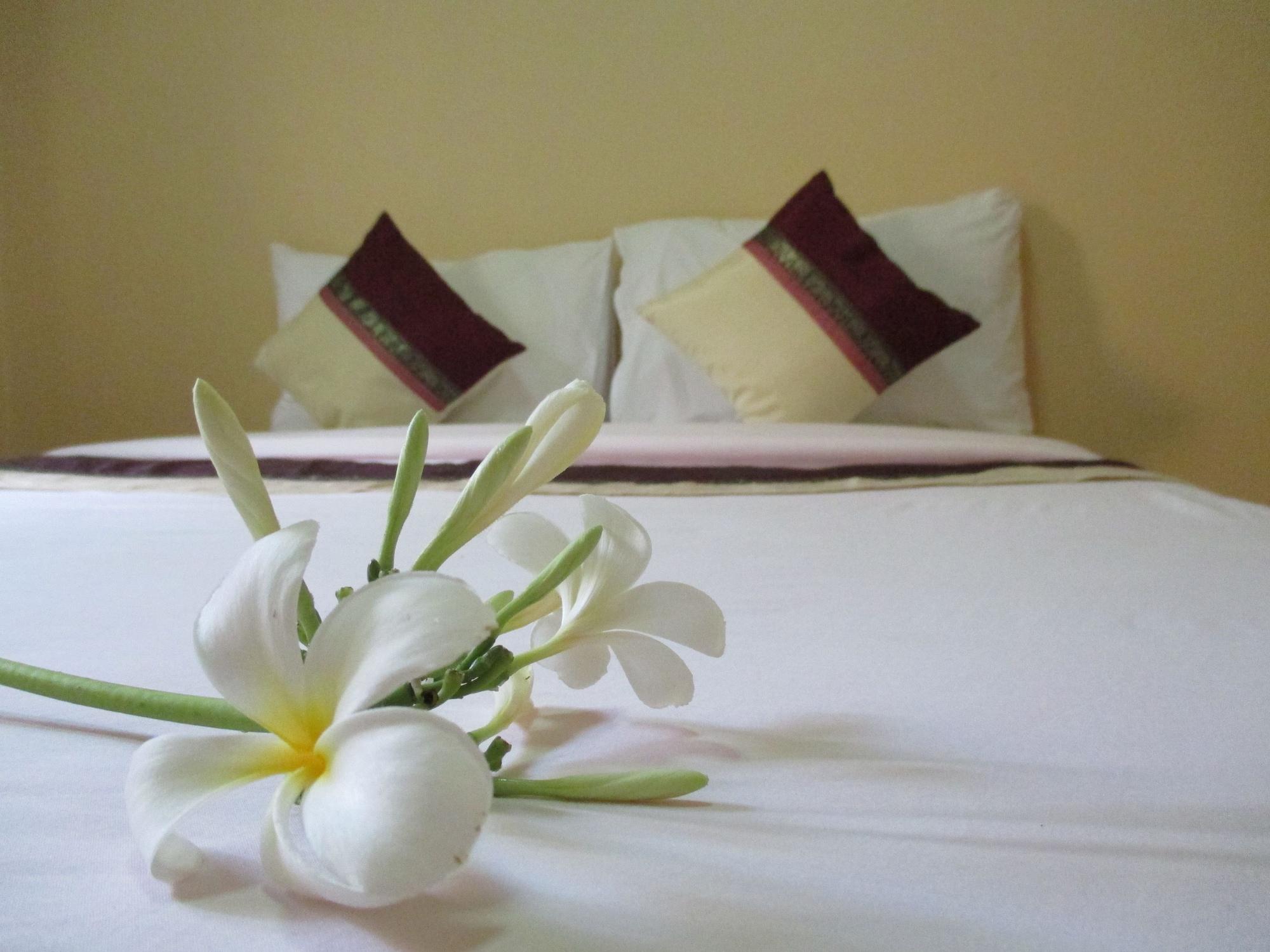 Happiness Resort Ban Khlong Haeng Exteriör bild