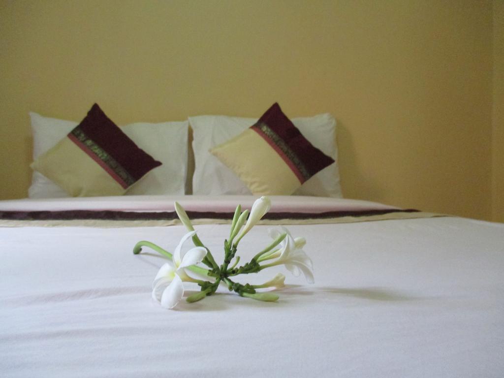 Happiness Resort Ban Khlong Haeng Exteriör bild